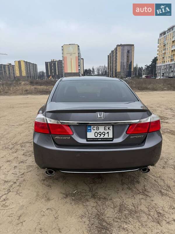 Седан Honda Accord 2013 в Чернигове