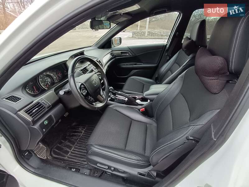 Седан Honda Accord 2017 в Кропивницком