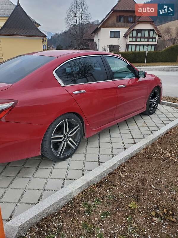 Седан Honda Accord 2016 в Бобровице