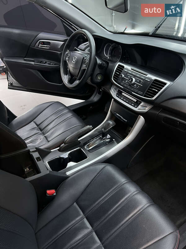 Седан Honda Accord 2014 в Ужгороді