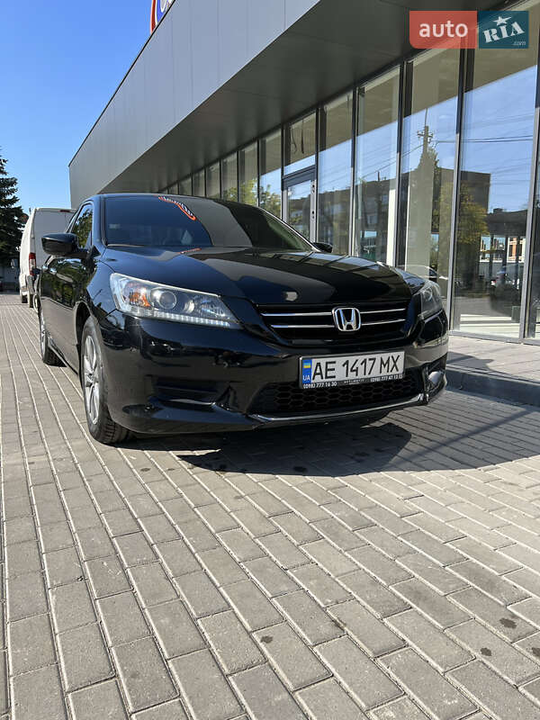 Седан Honda Accord 2014 в Ужгороді