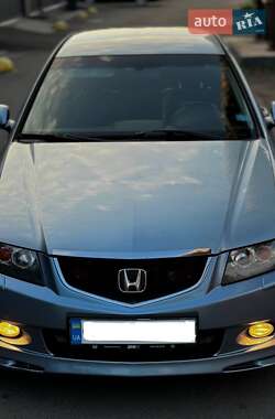 Седан Honda Accord 2004 в 