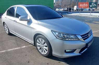 Седан Honda Accord 2013 в Києві