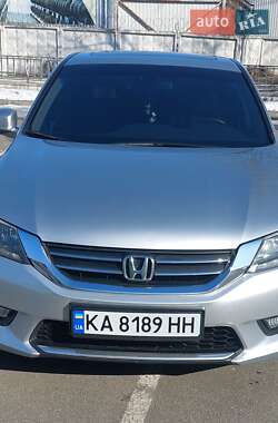 Седан Honda Accord 2013 в Києві