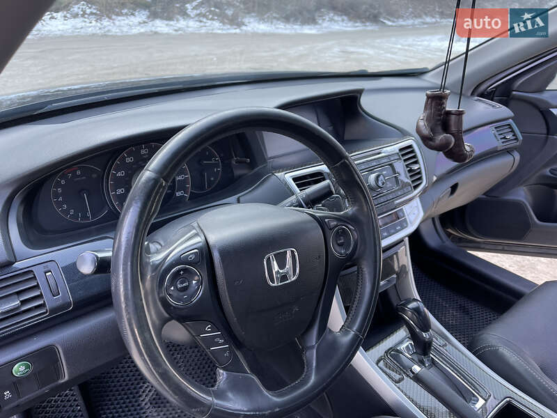 Седан Honda Accord 2014 в Черкассах