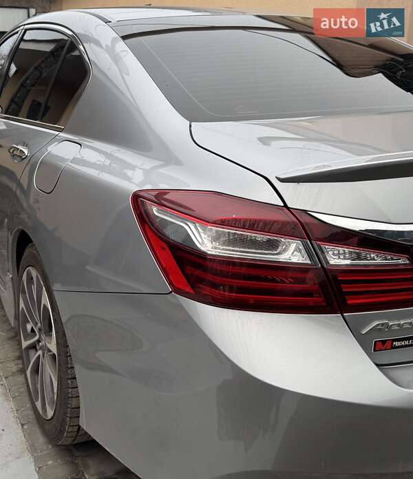 Седан Honda Accord 2017 в Кропивницком