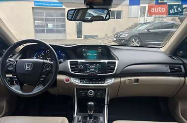 Седан Honda Accord 2015 в 