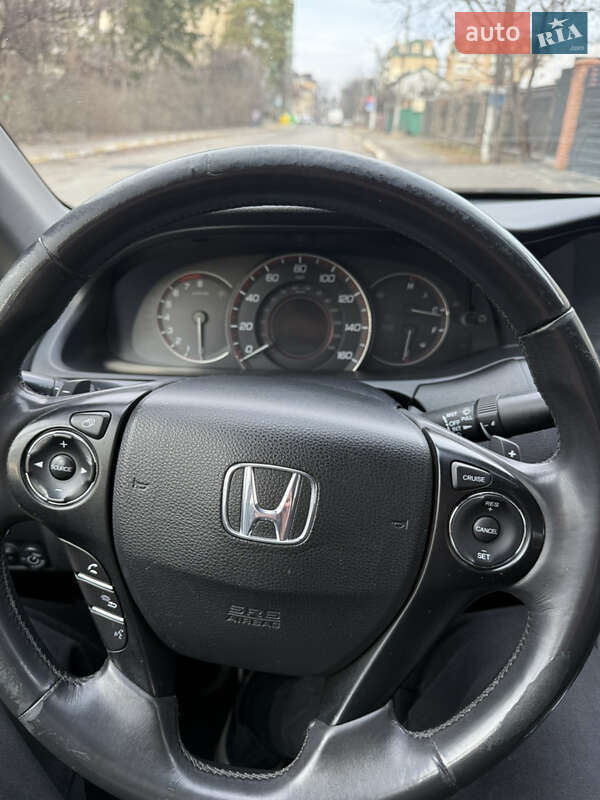 Седан Honda Accord 2014 в Києві
