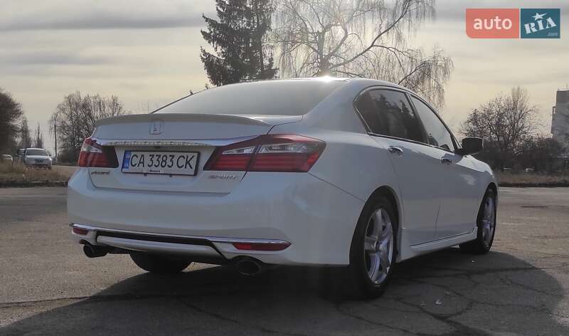 Седан Honda Accord 2016 в Кропивницком