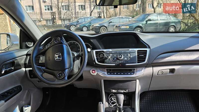 Седан Honda Accord 2013 в Киеве