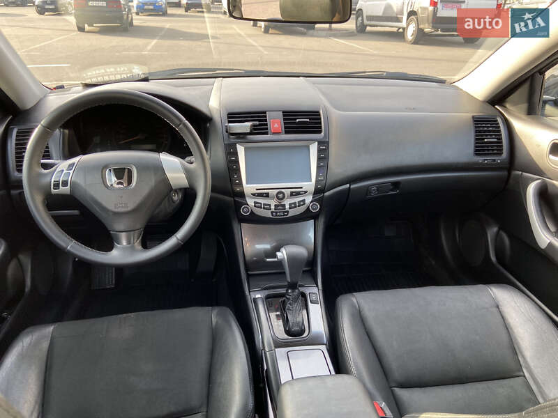 Седан Honda Accord 2003 в Киеве