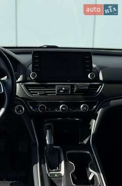 Седан Honda Accord 2018 в 