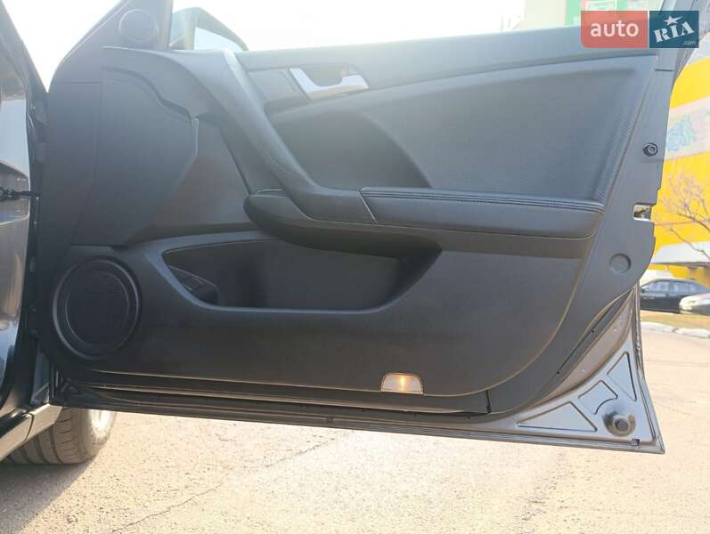 Універсал Honda Accord 2011 в Черкасах