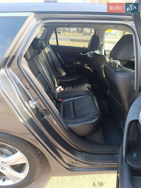 Універсал Honda Accord 2011 в Черкасах