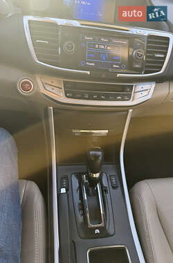 Седан Honda Accord 2014 в 