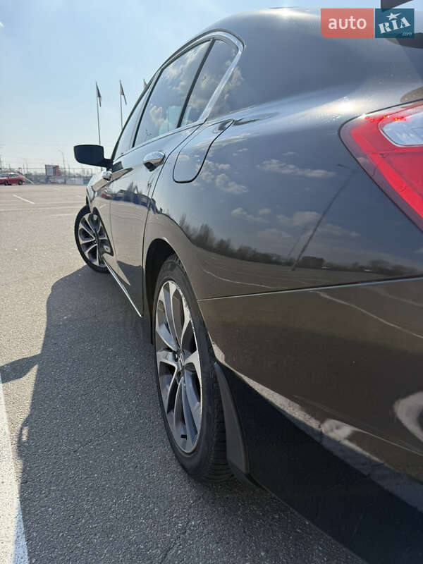 Седан Honda Accord 2014 в Києві