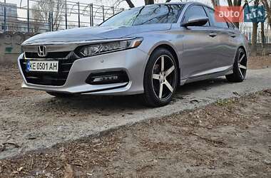 Седан Honda Accord 2018 в 