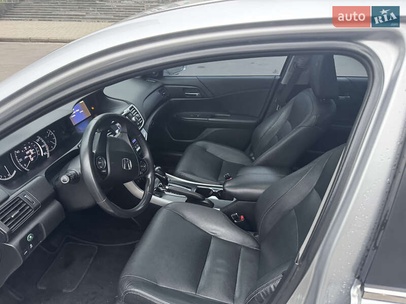 Седан Honda Accord 2014 в Києві