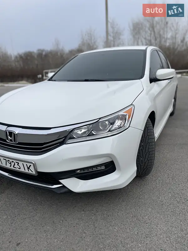 Седан Honda Accord 2016 в 