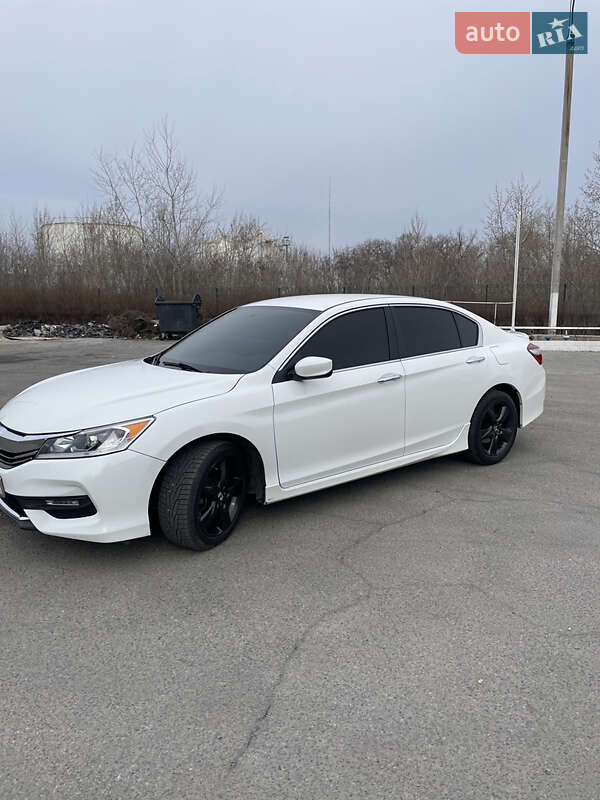 Седан Honda Accord 2016 в Дніпрі