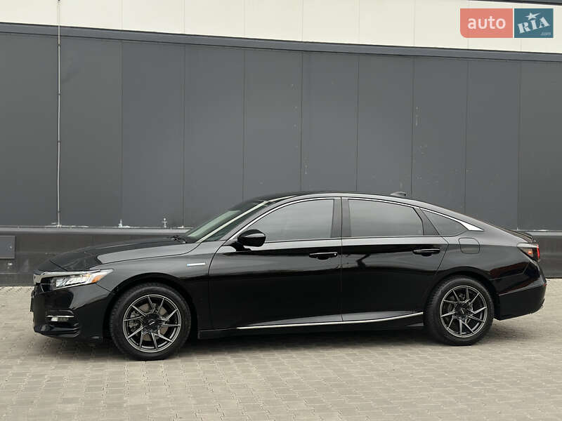 Седан Honda Accord 2018 в Киеве