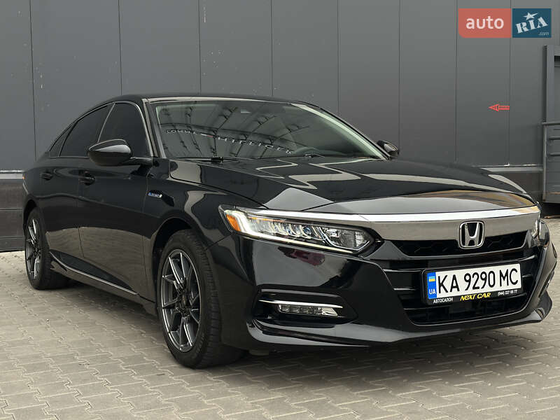 Седан Honda Accord 2018 в Киеве