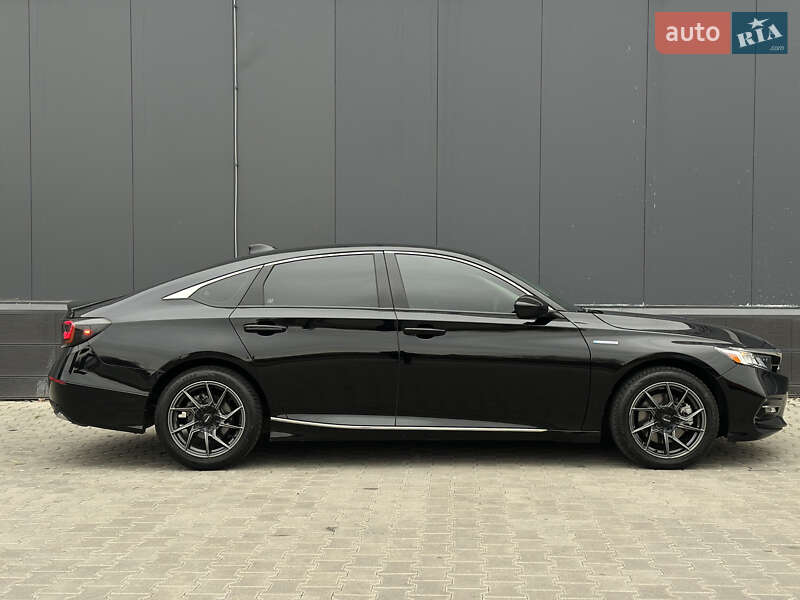 Седан Honda Accord 2018 в Киеве