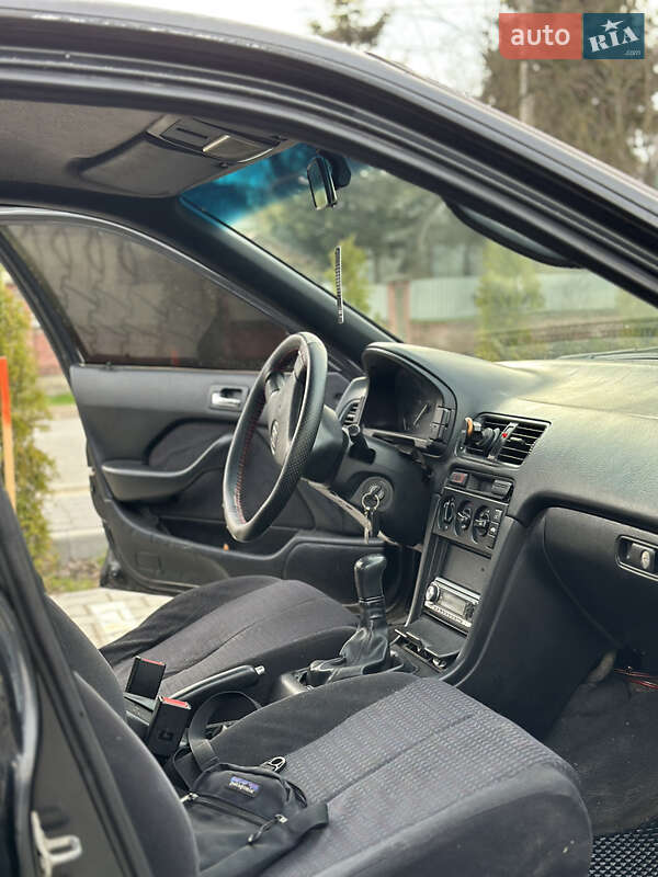 Седан Honda Accord 1993 в Косове