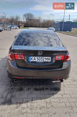 Седан Honda Accord 2010 в 