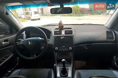 Седан Honda Accord 2004 в 