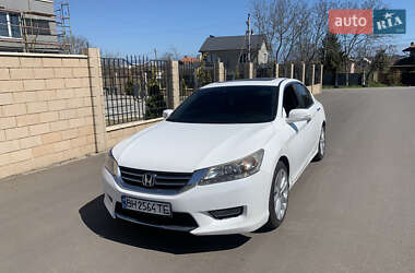 Седан Honda Accord 2015 в 