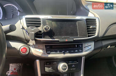 Седан Honda Accord 2015 в 