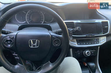 Седан Honda Accord 2015 в 