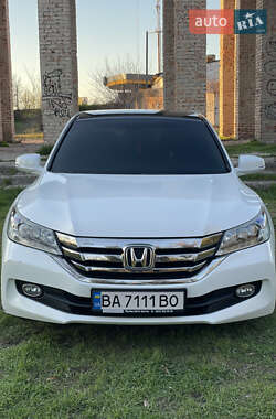 Седан Honda Accord 2015 в 