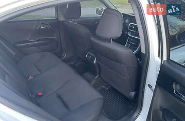 Седан Honda Accord 2015 в 