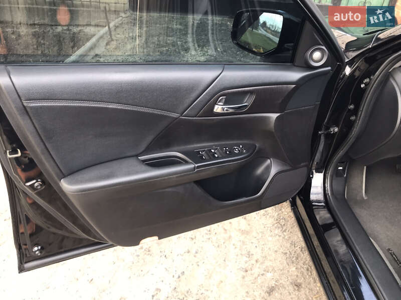 Седан Honda Accord 2013 в Карловке