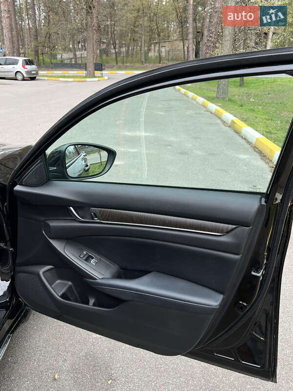 Седан Honda Accord 2018 в Софіївській Борщагівці