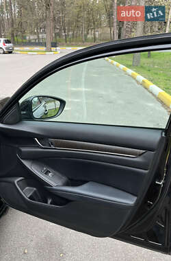 Седан Honda Accord 2018 в 
