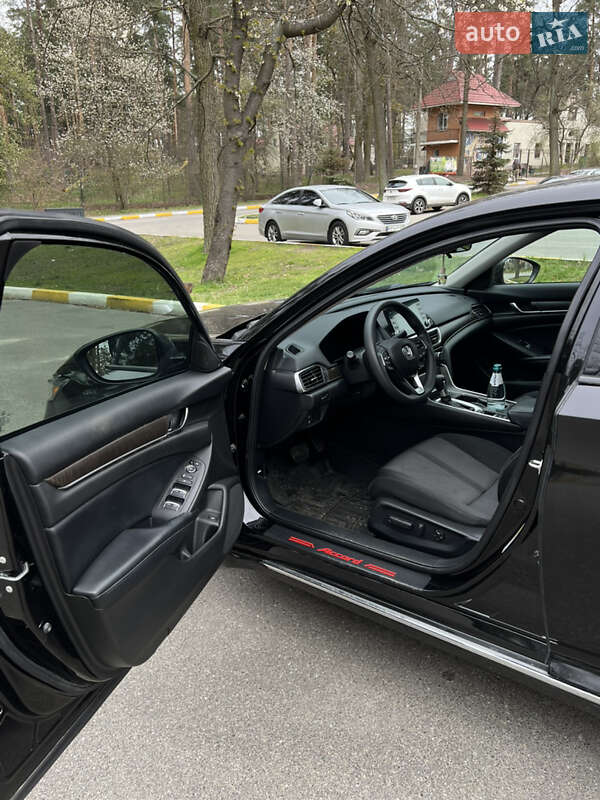 Седан Honda Accord 2018 в Софіївській Борщагівці