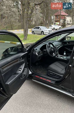 Седан Honda Accord 2018 в 