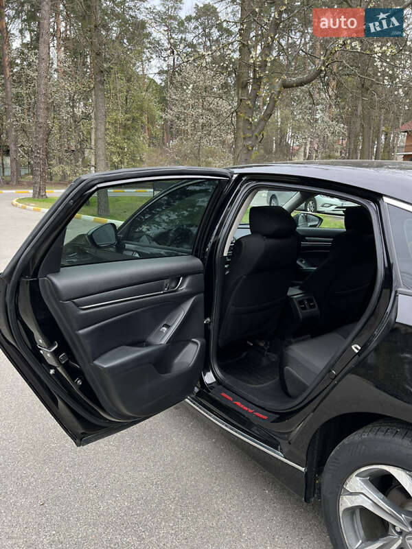 Седан Honda Accord 2018 в Софіївській Борщагівці