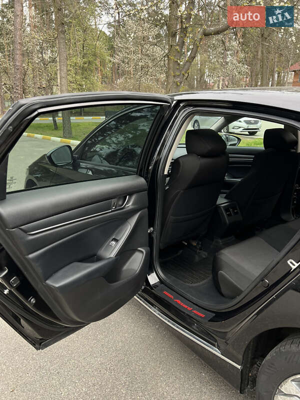 Седан Honda Accord 2018 в Софіївській Борщагівці