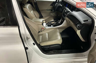 Седан Honda Accord 2014 в 