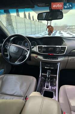Седан Honda Accord 2013 в 