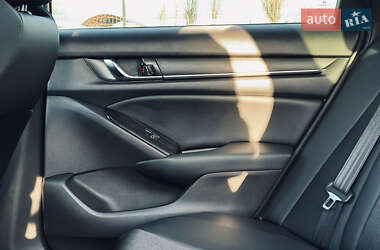 Седан Honda Accord 2018 в 