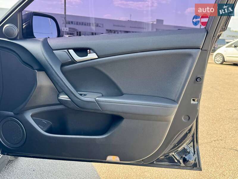 Седан Honda Accord 2010 в Києві