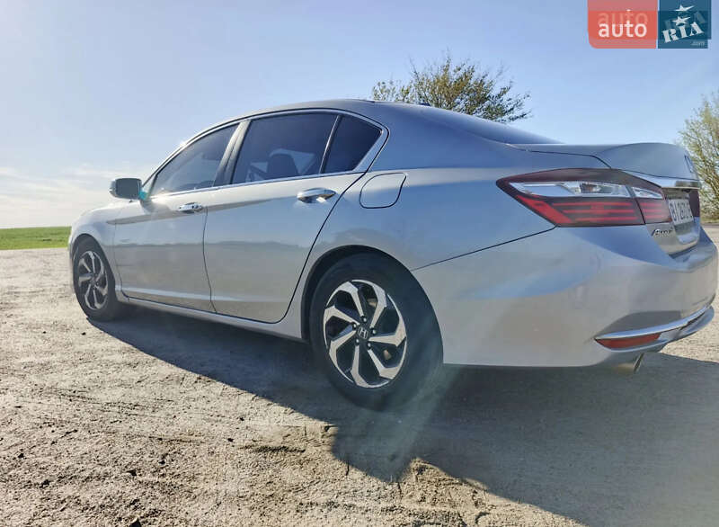 Седан Honda Accord 2016 в Пирятині