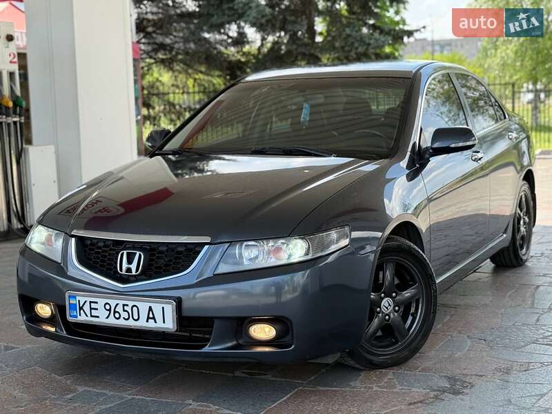 Седан Honda Accord 2004 в Першотравенске
