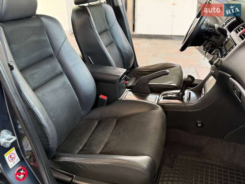 Седан Honda Accord 2004 в Першотравенске