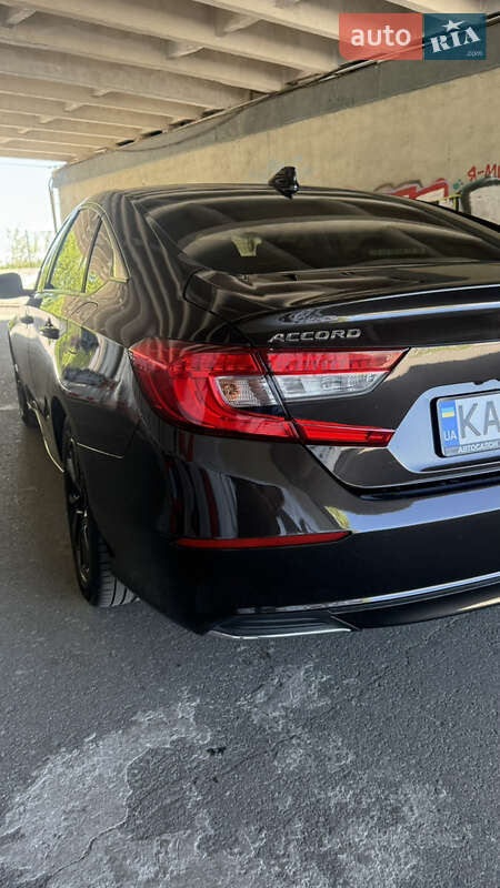 Седан Honda Accord 2018 в Киеве